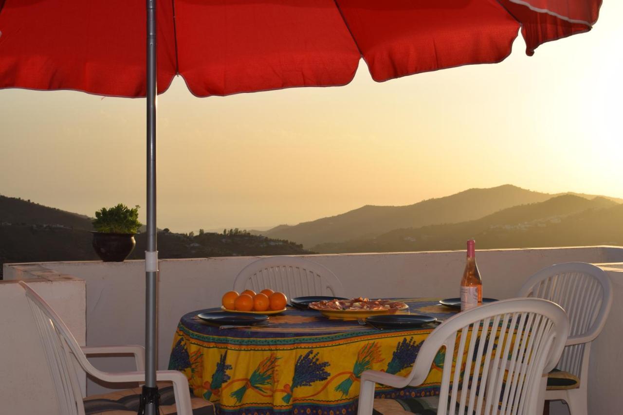 Casa Marlo, Spacious House In The Lively Centre Of Cómpeta Esterno foto